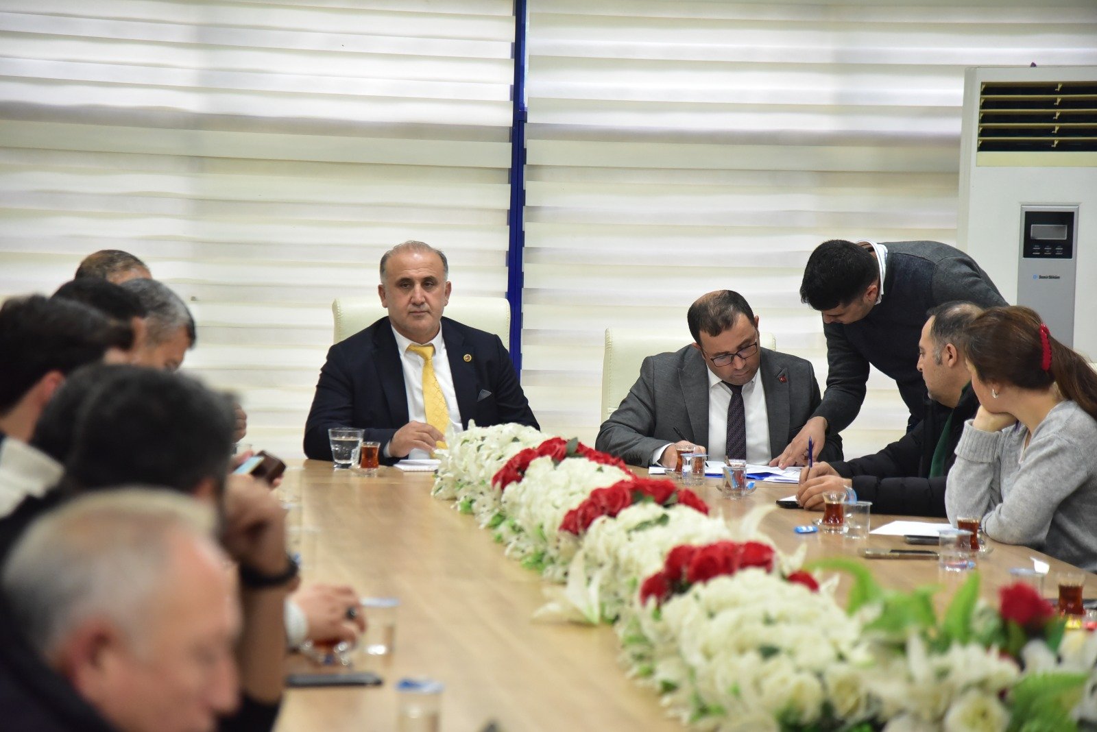 CHP’li Meclis Üyelerinden İncirliova deve güreşine ret