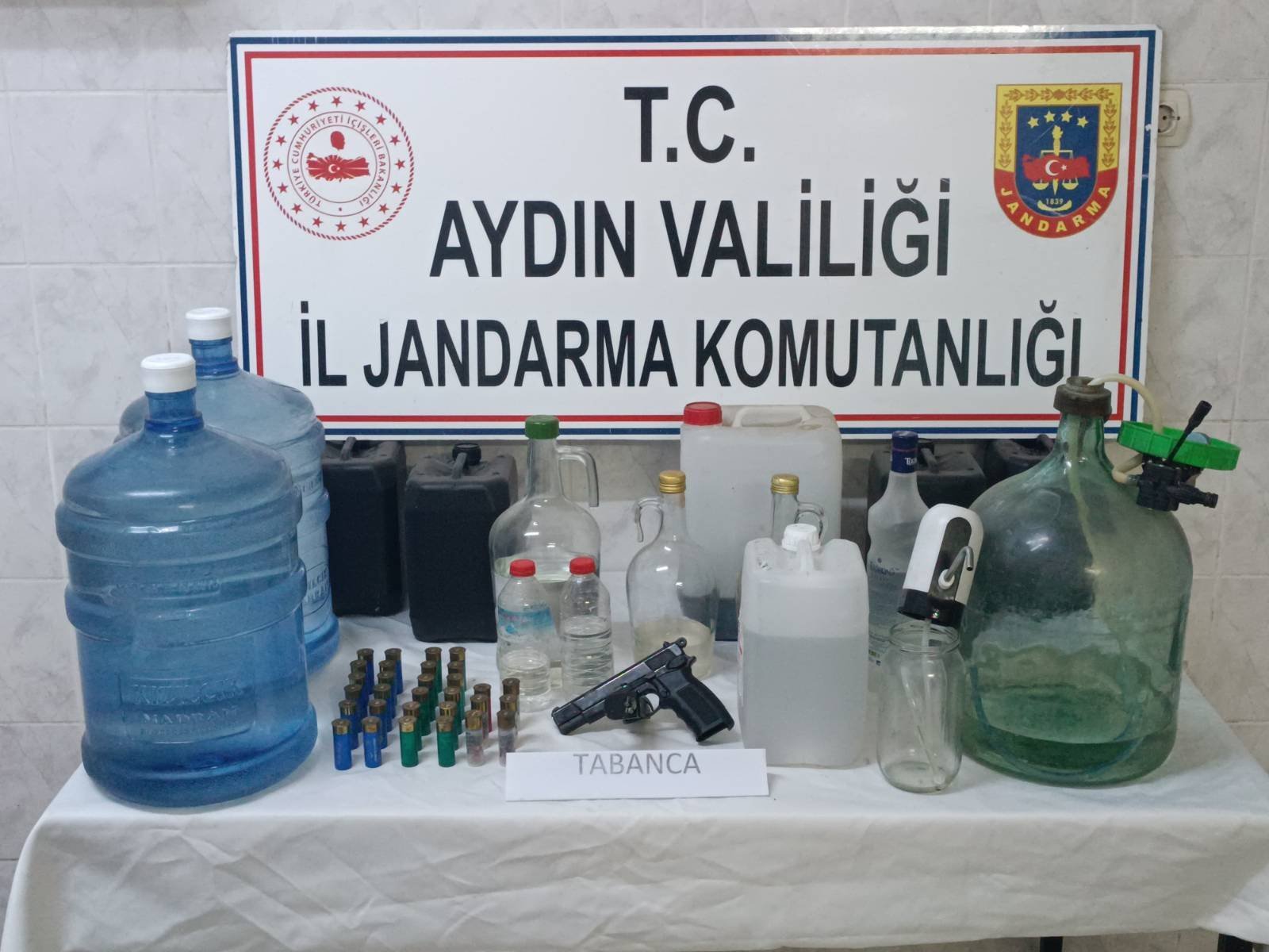 Aydın jandarması sahte ve kaçak alkol uygulaması yaptı