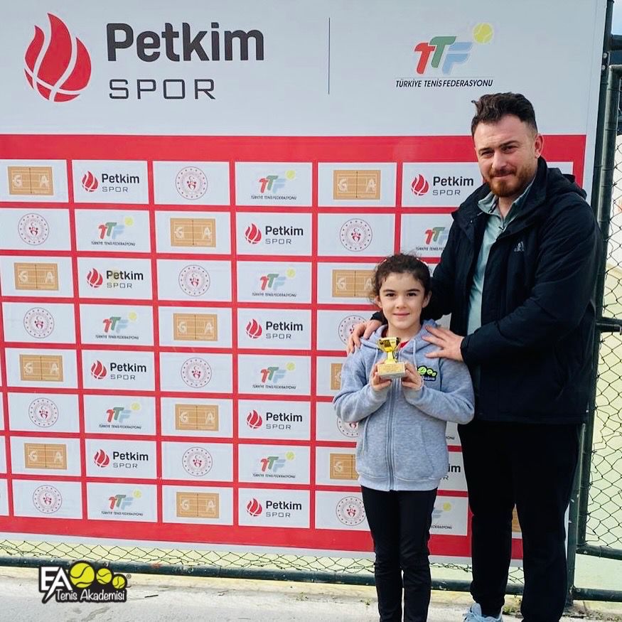 EA Tenis Akademisi bir şampiyon daha çıkardı