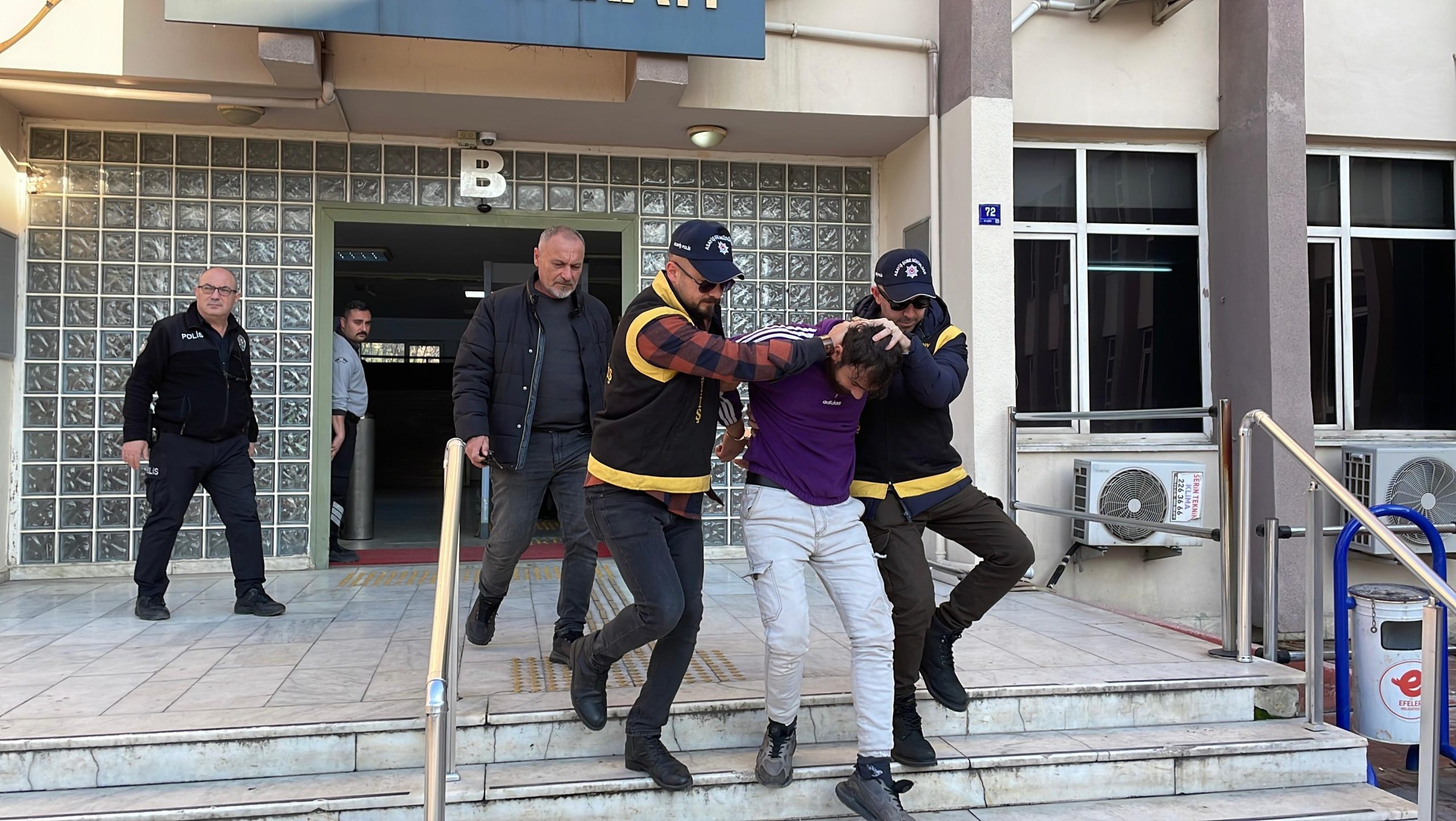 Arkadaşını bacağından vurup hastaneye götürdü ardından tutuklandı