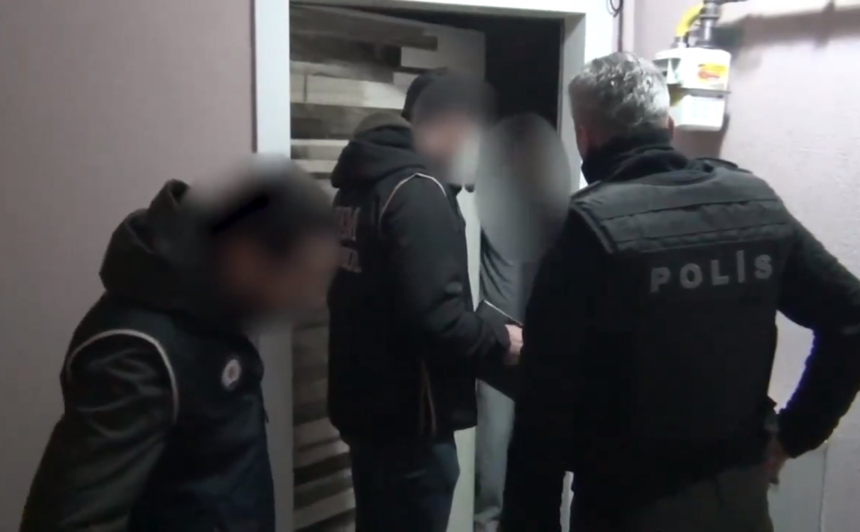 Aydın ve İzmir’de FETÖ’ye darbe