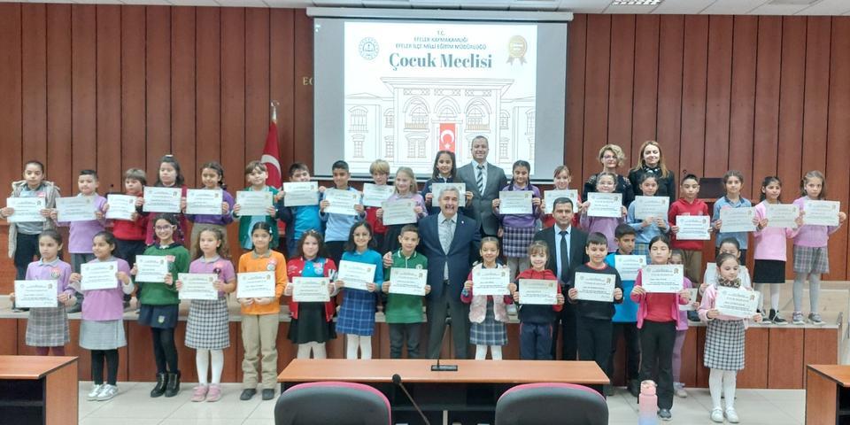 Efeler’de Çocuk Meclisi 1. Dönem toplantısı yapıldı