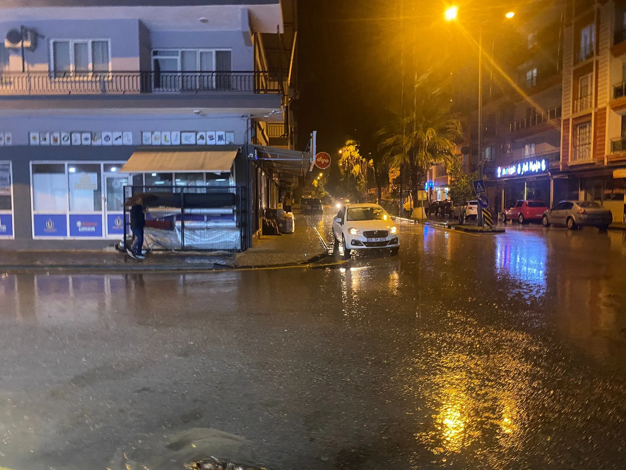 Germencik’te yağış hayatı olumsuz etkiledi