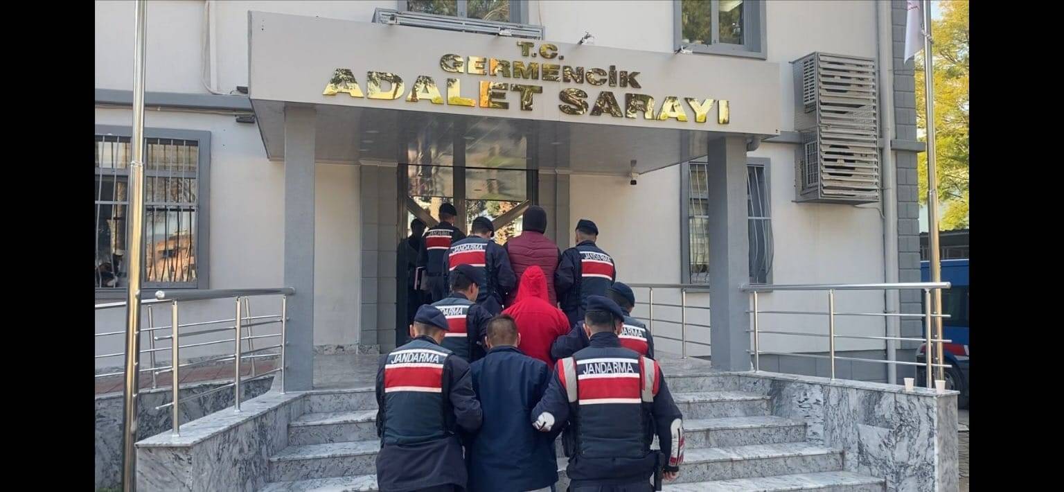 Uyuşturucu etkisi ile araba kullanırken yakalandı