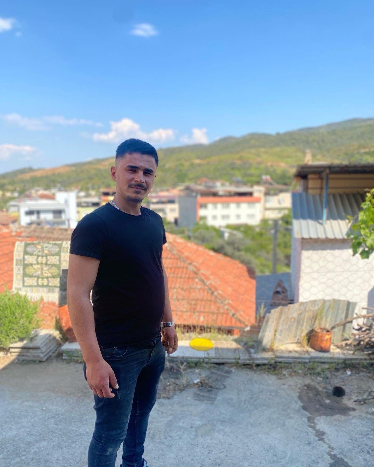 25 yaşında genç kendini asarak yaşamına son verdi