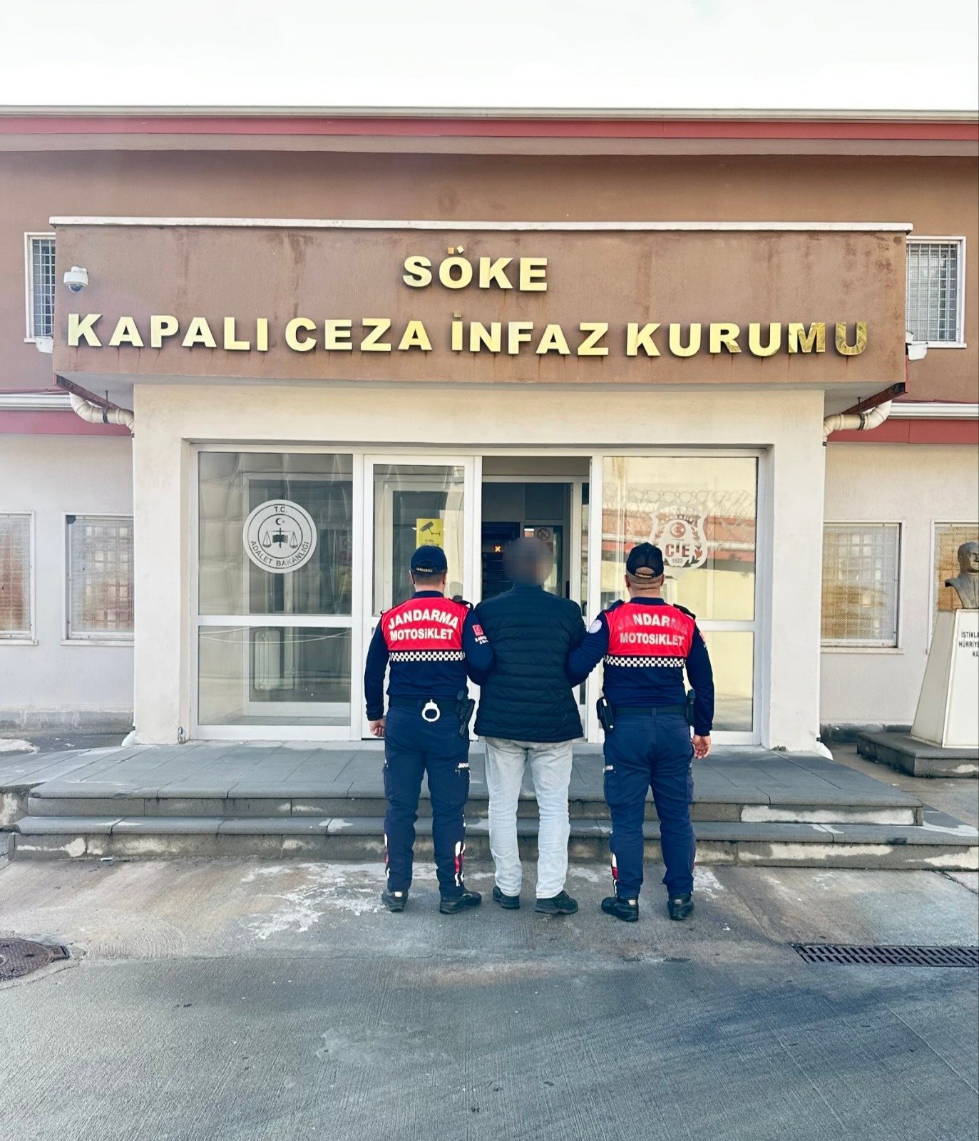 Aydın’da aranan 2 kişi yakalandı