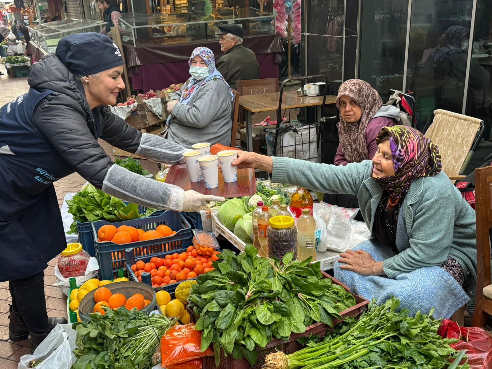 Başkan Çerçioğlu’nun içleri ısıtan sıcak çorba ikramı her gün binlerce vatandaşa ulaşıyor