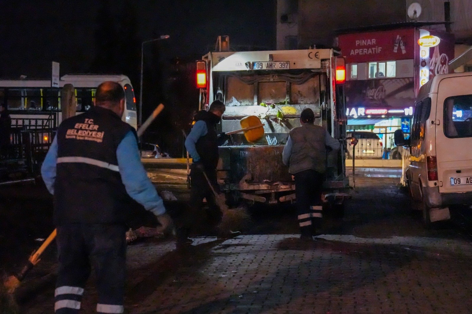 Efeler’in ekipleri tertemiz bir kent için çalışıyor