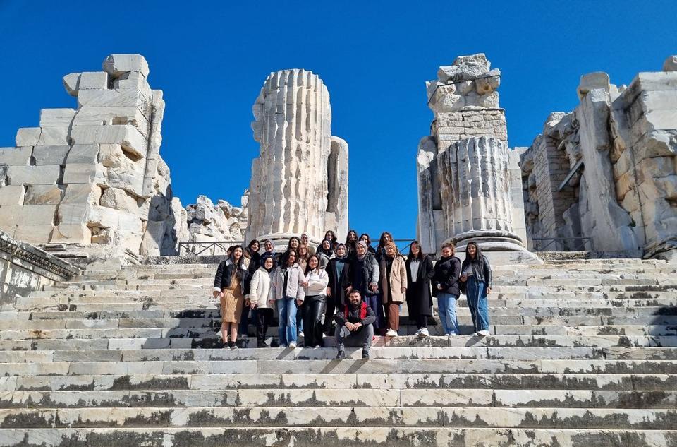 Aydın’da KYK öğrencileri tarih ve doğayla buluştu