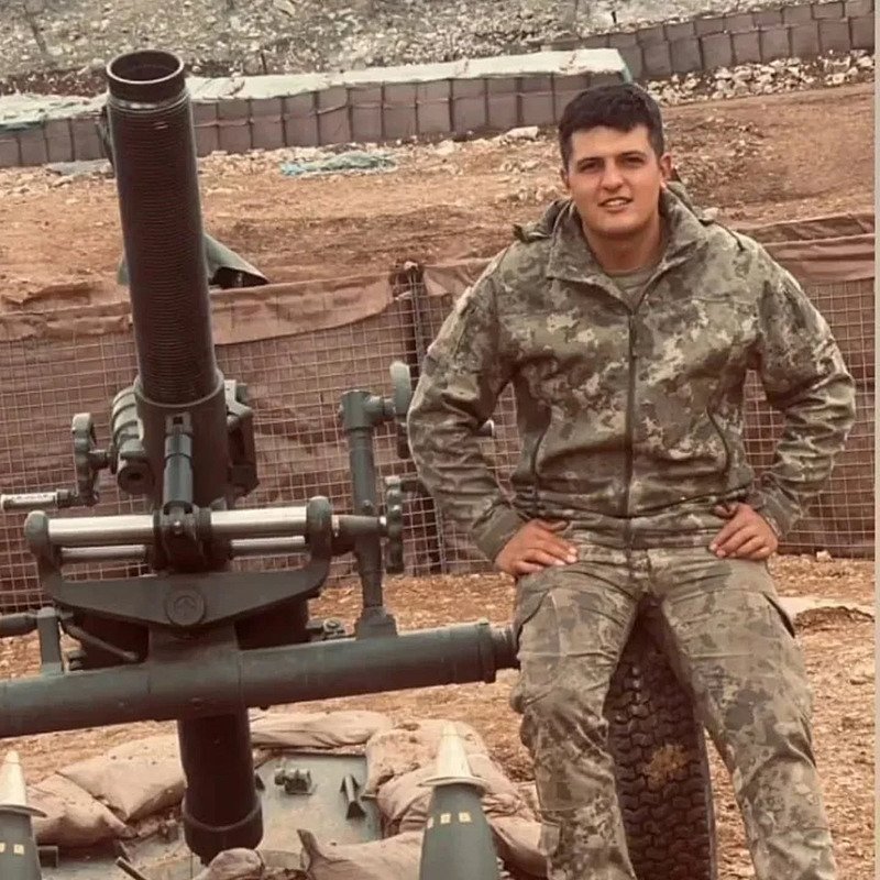 İzinden birliğine dönen asker kazada yaşamını yitirdi
