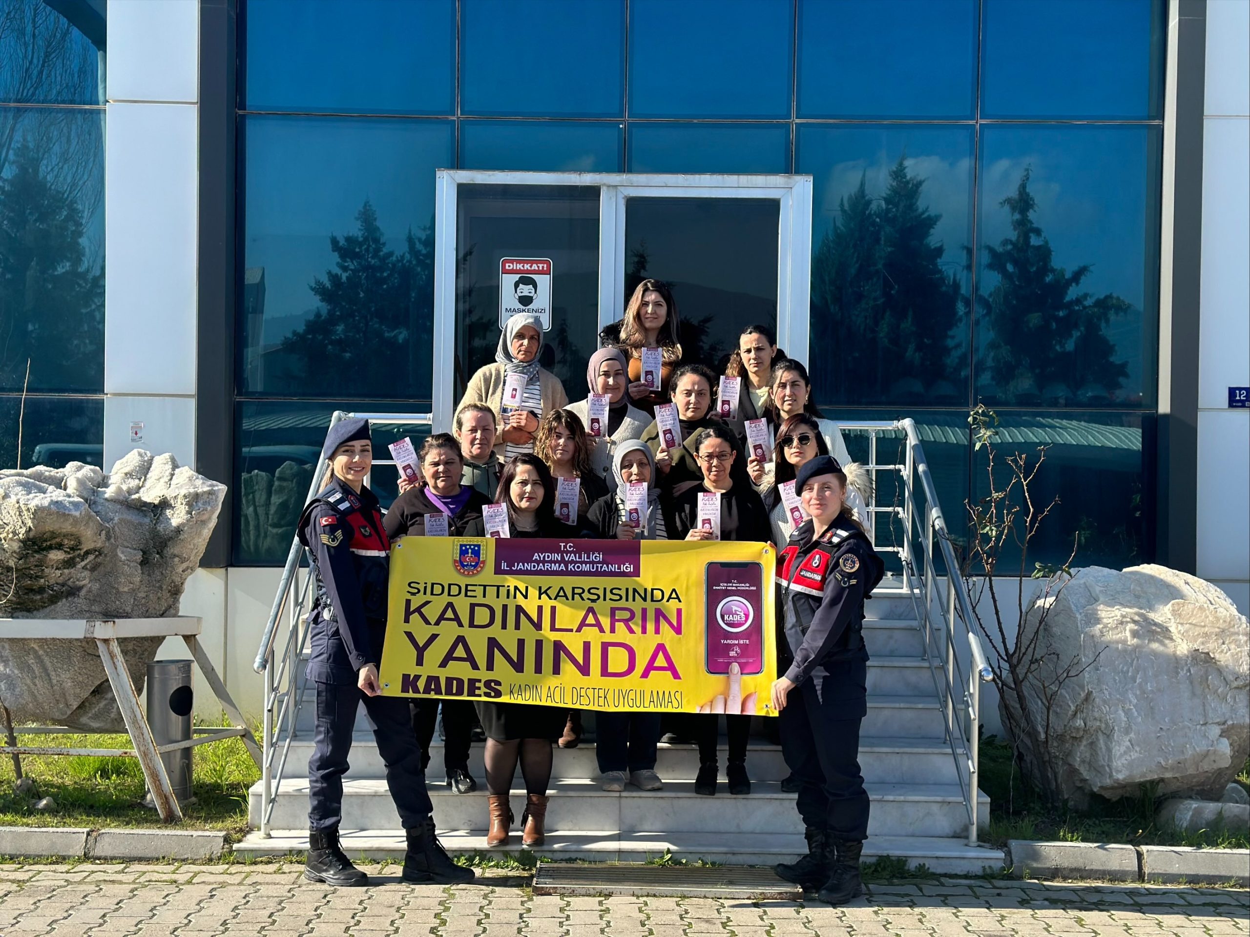 Aydın Jandarması Çine’de KADES’i anlattı