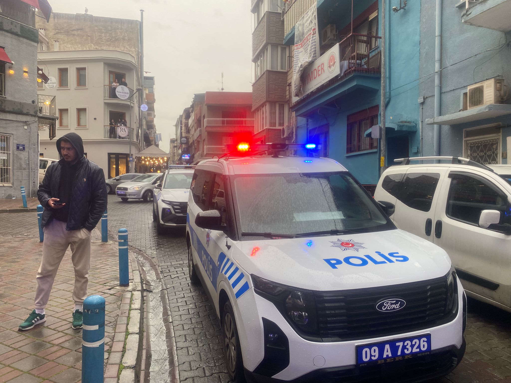 Kavgayı ayırmak isterken canından oluyordu