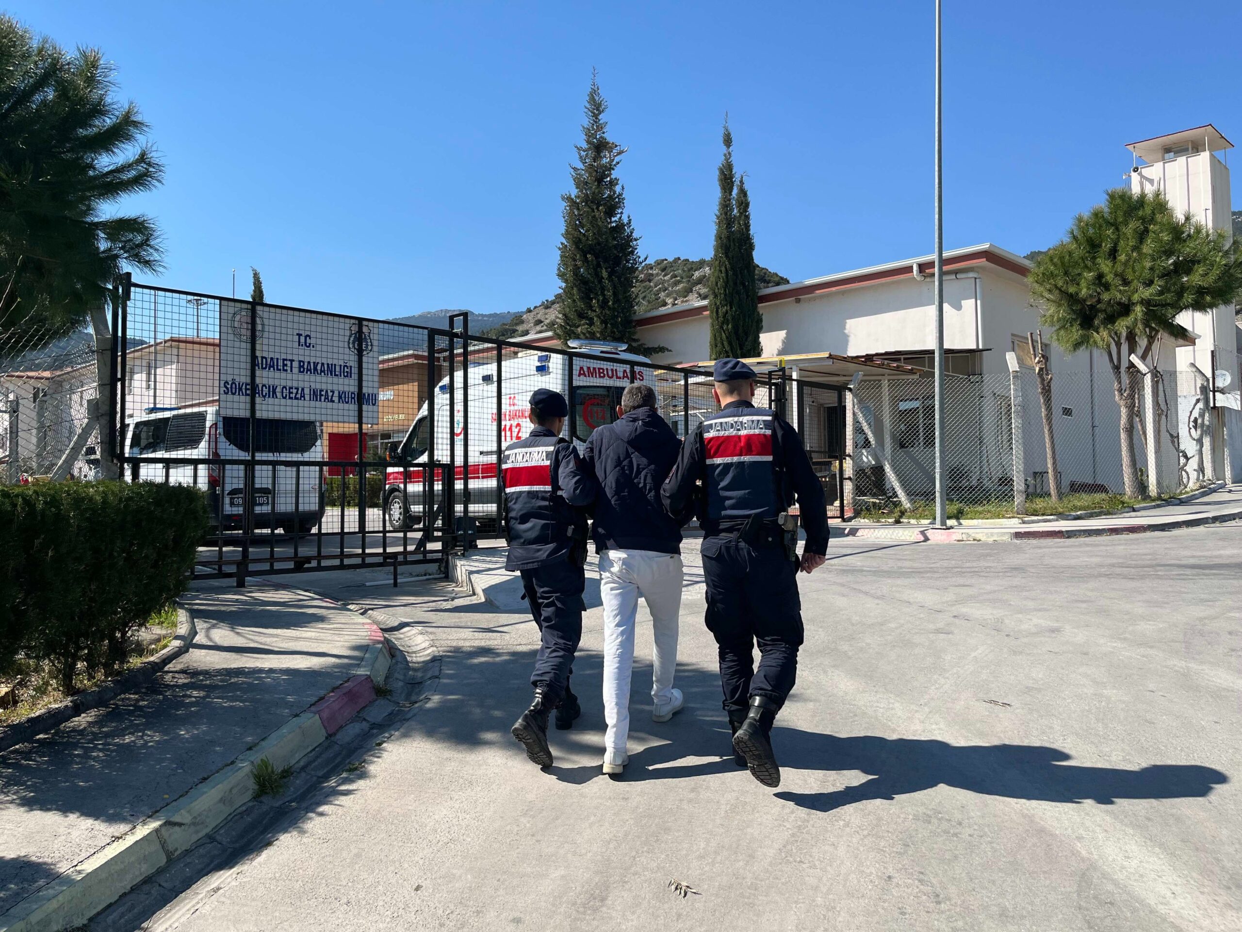 Kuşadası’nda karısını öldüren zanlı tutuklandı