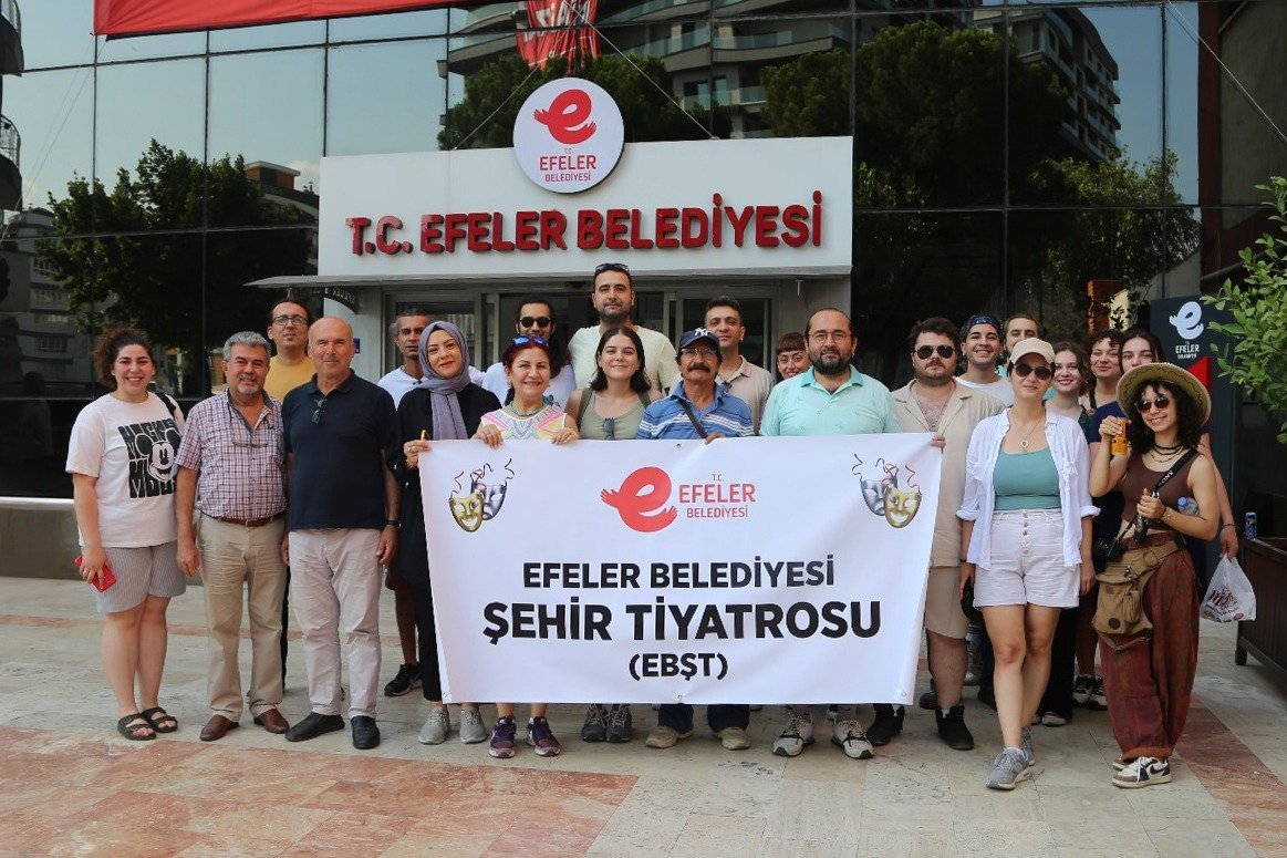 Başkan Yetişkin Efeler’in ruhuna sanat katıyor
