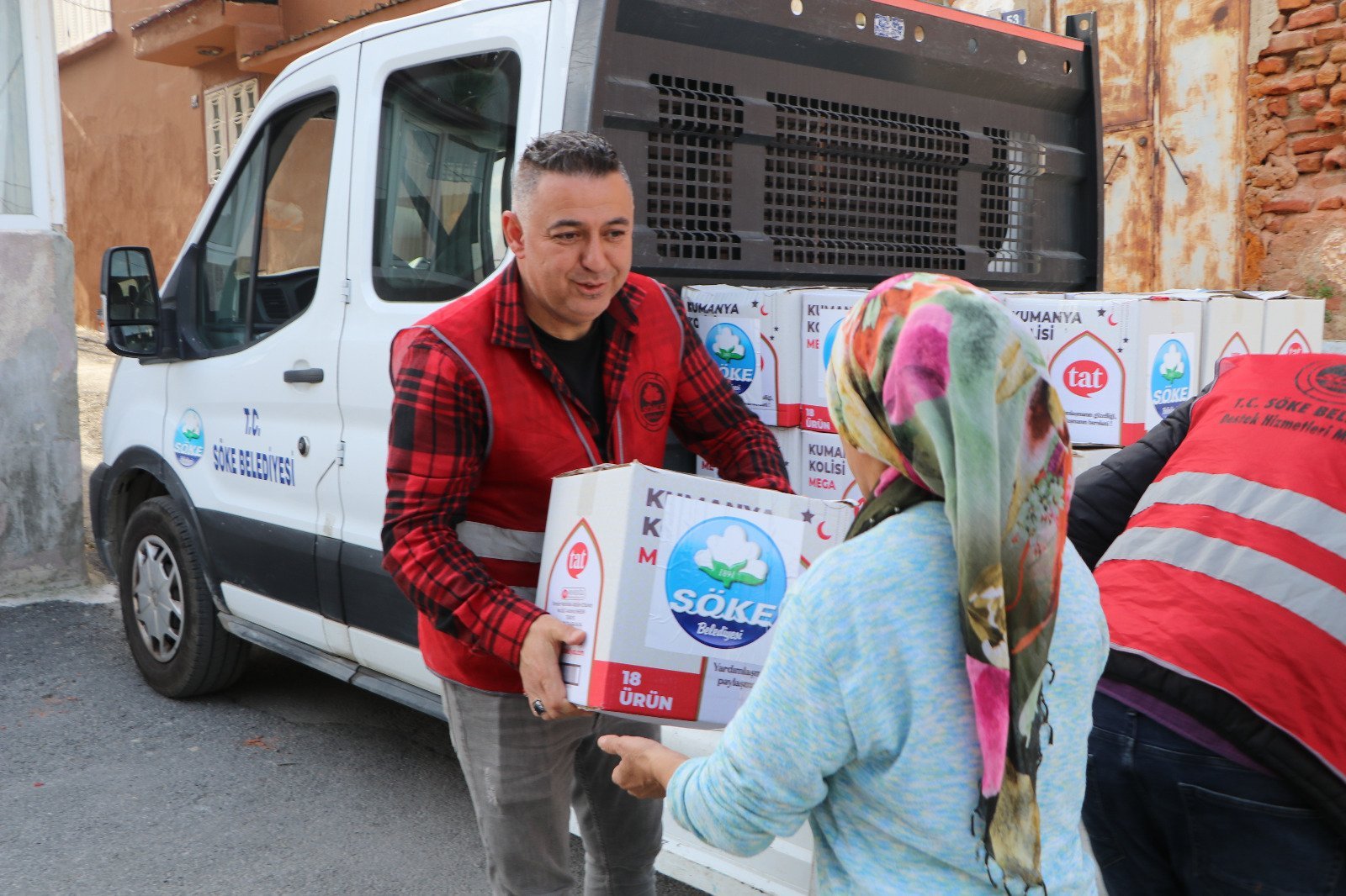 Söke Belediyesi’nden Ramazan Ayında erzak desteği