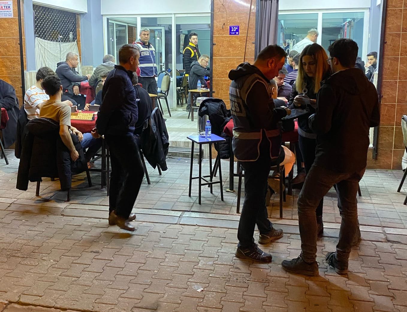 Aydın polisi kumar oynayanları göz açtırnadı