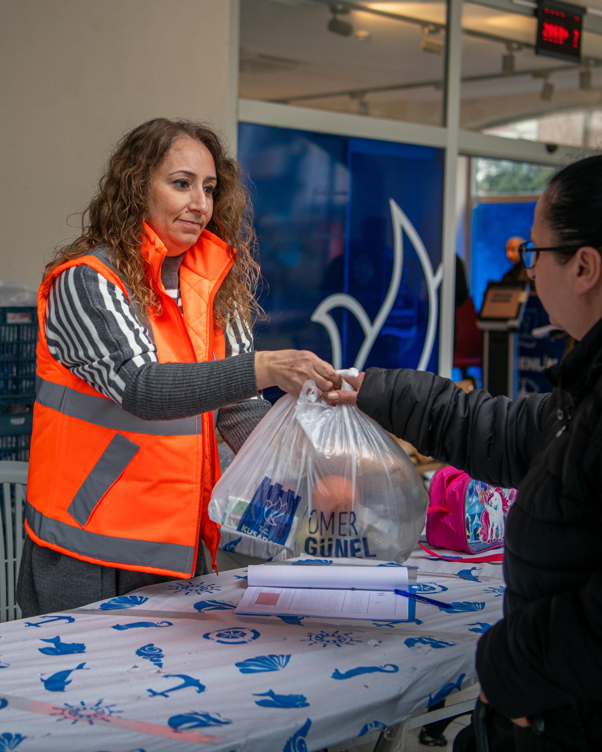 Kuşadalı çocuklar sağlıklı besleniyor