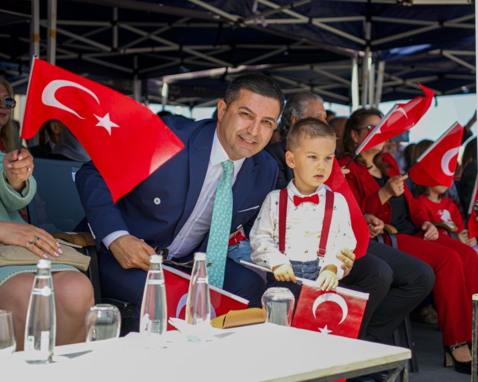 Kuşadası’nda 23 Nisan coşkuyla kutlandı