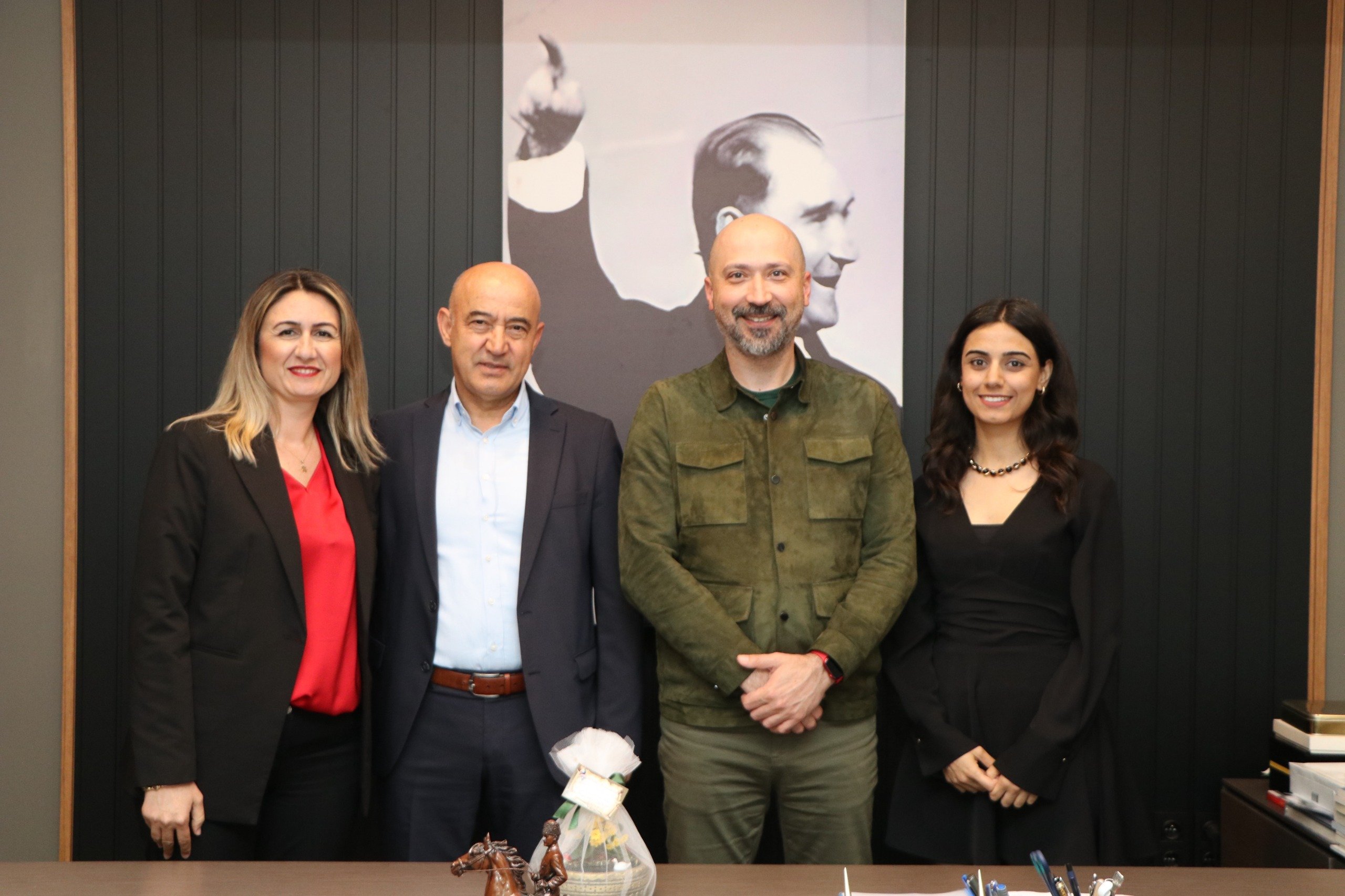 Başkan Arıkan avukatları unutmadı