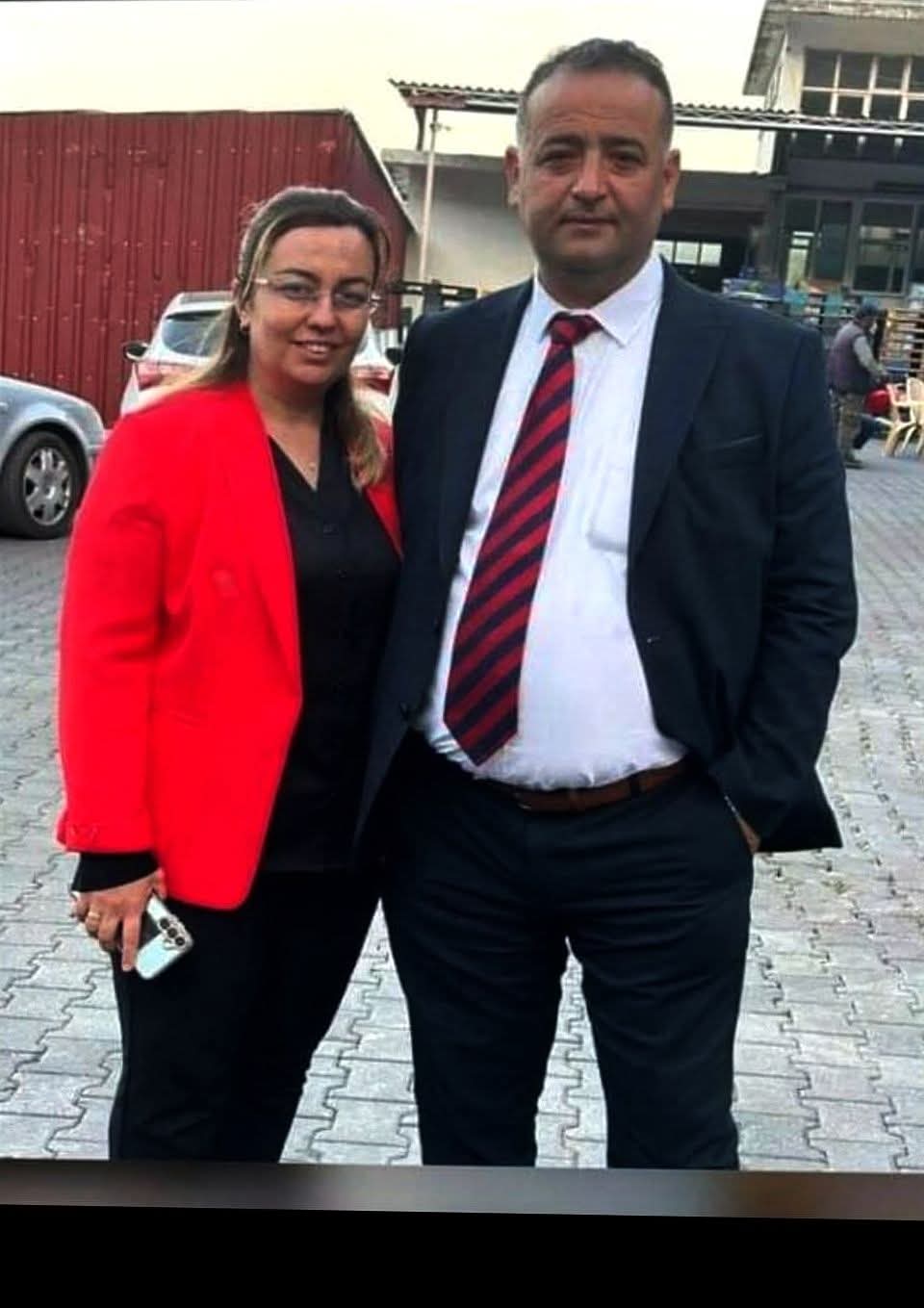 Muhtarlık mührünü eşine verdi