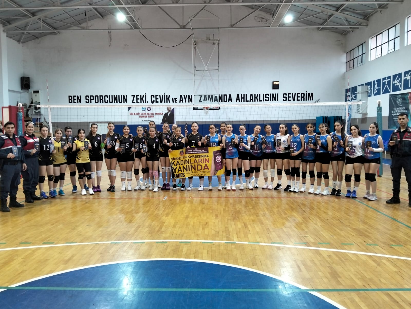 Aydın Jandarması maçta KADES tanıttı