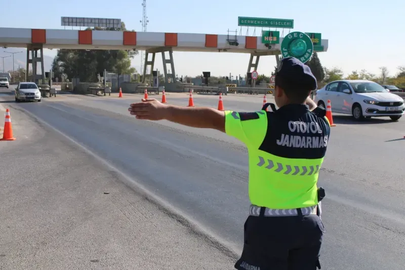 Jandarma otoyolda trafik denetimi gerçekleştirdi