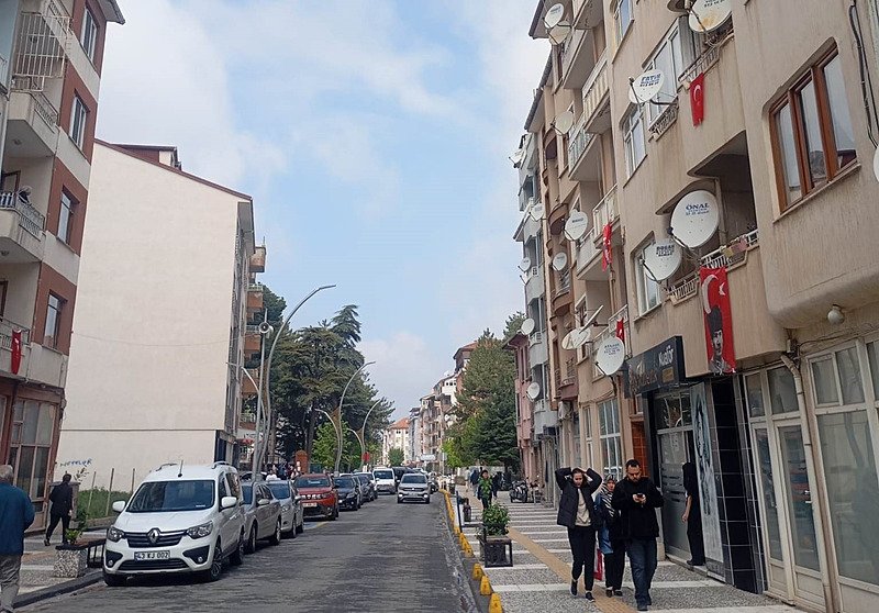 Ege sallanıyor, Kütahya’da peş peşe 3 deprem
