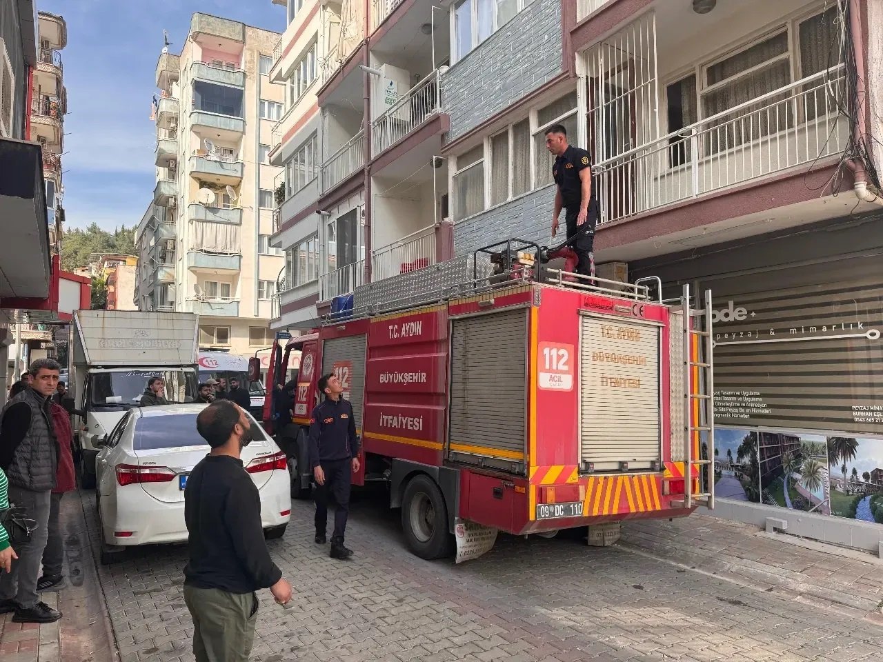 Ölüm uykusu gibi.. Evde uyuyakalan şahıs itfaiye tarafında uyandırıldı