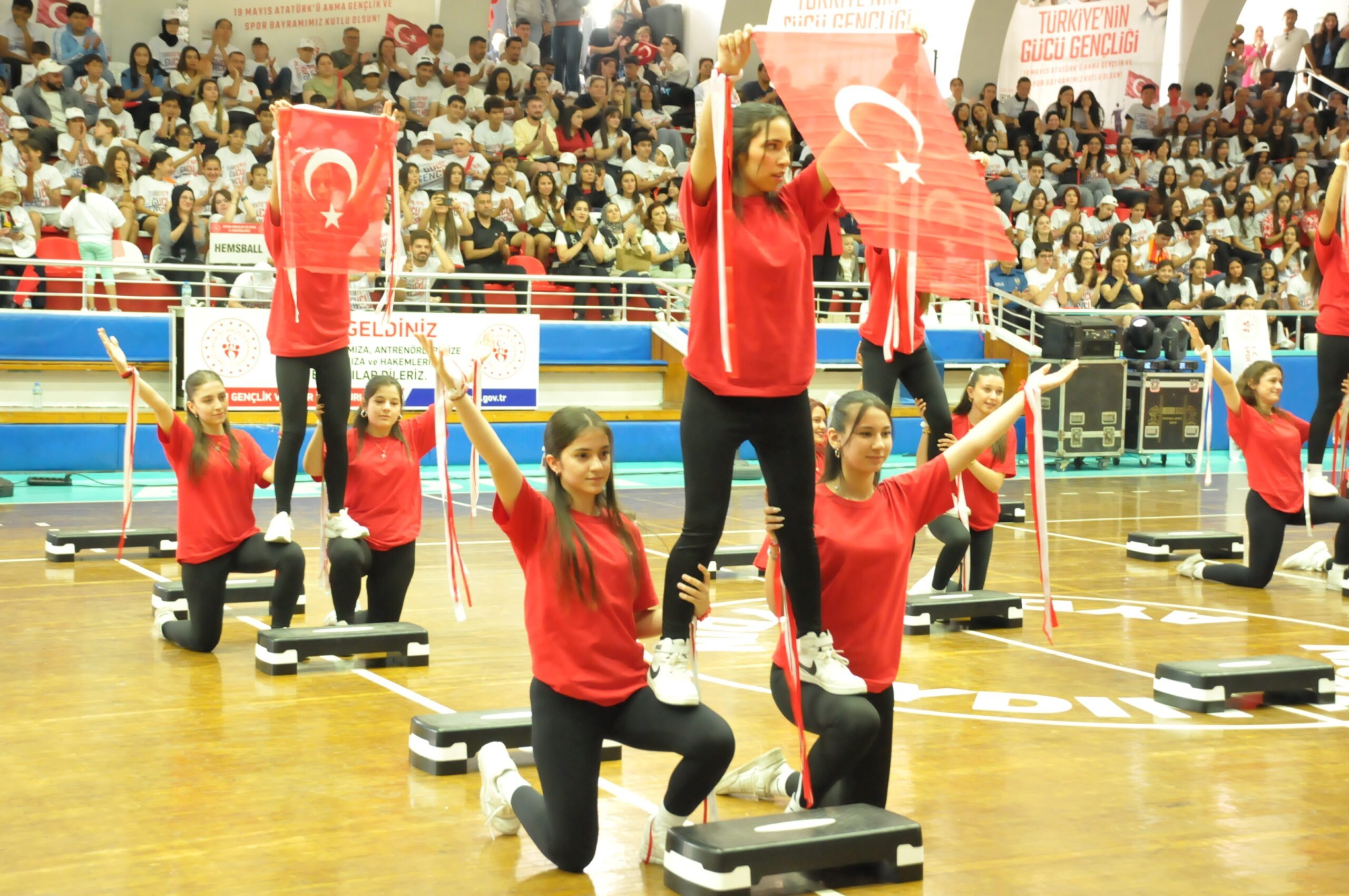 Aydın’da 19 Mayıs coşkuyla kutlandı