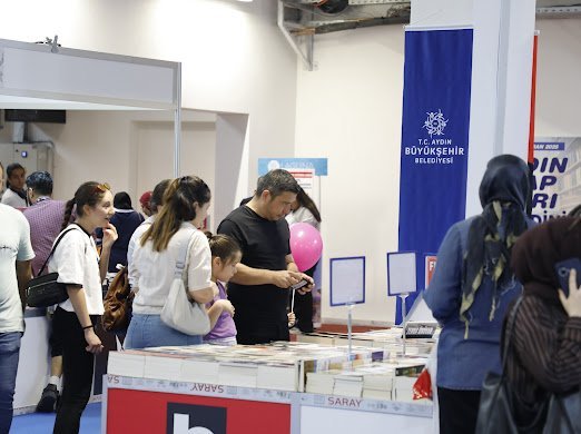 Başkan Çerçioğlu sevilen yazarları Aydınlılar ile buluşturmaya devam ediyor