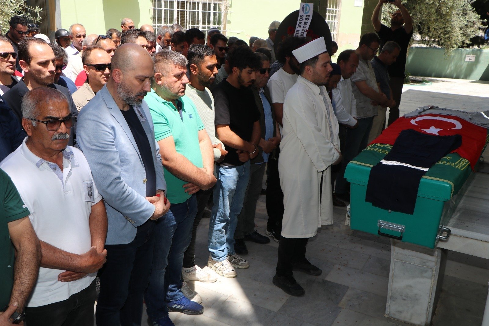 Elim kazada hayatını kaybeden Söke Belediyesi işçisi Mehmet Öz toprağa verildi