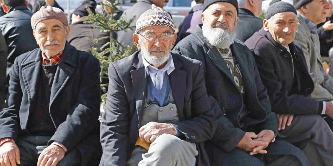 Emekliye yatırılacak bayram ikramiyesini açıkladı