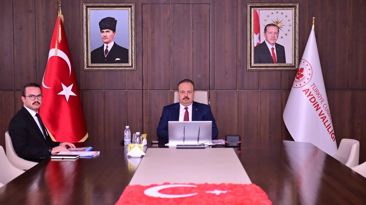 Vali Canbolat Ege’deki valilerle önemli toplantıya katıldı