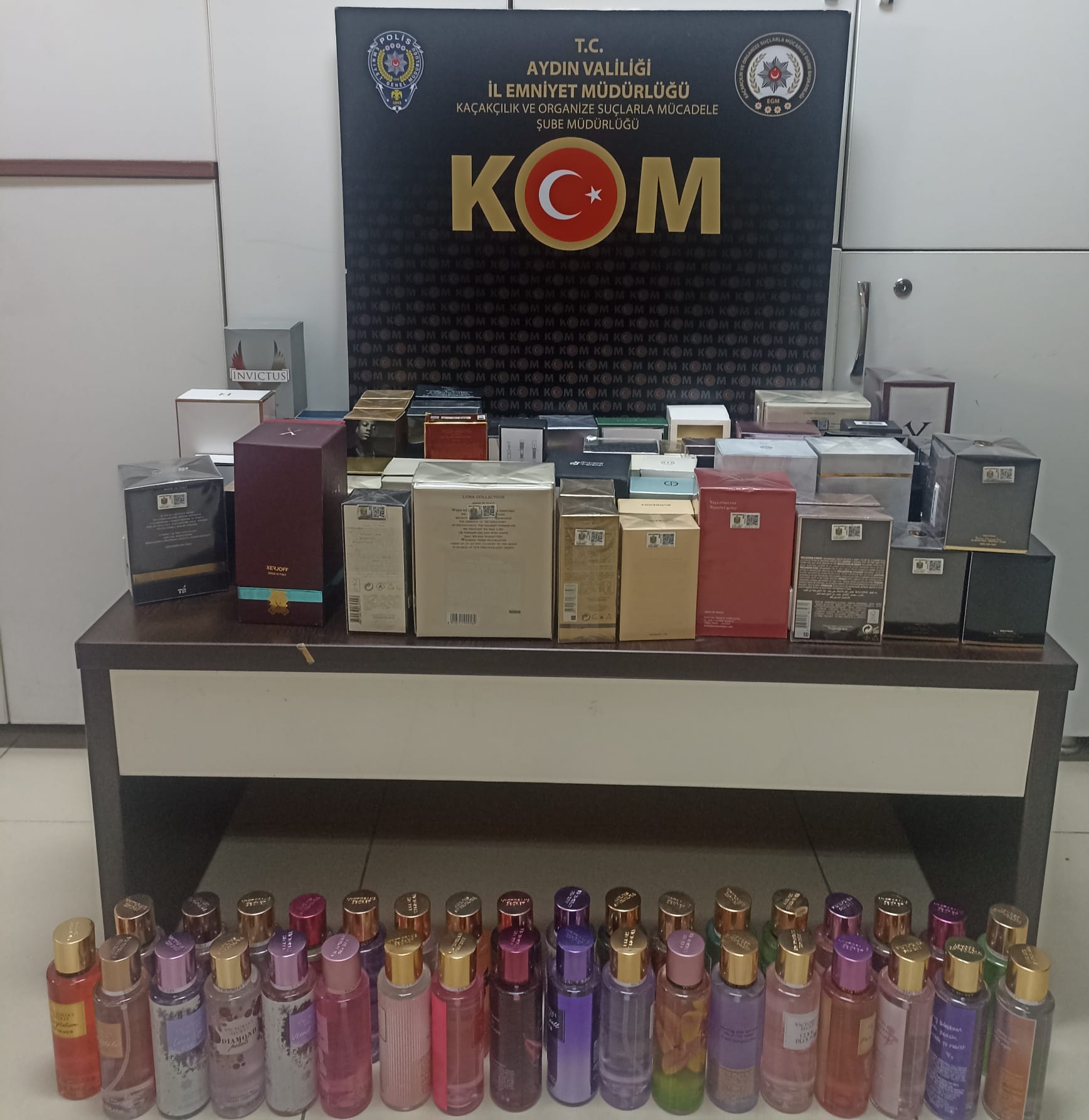 Aydın’da 100 şişe kaçak parfüm ele geçirildi