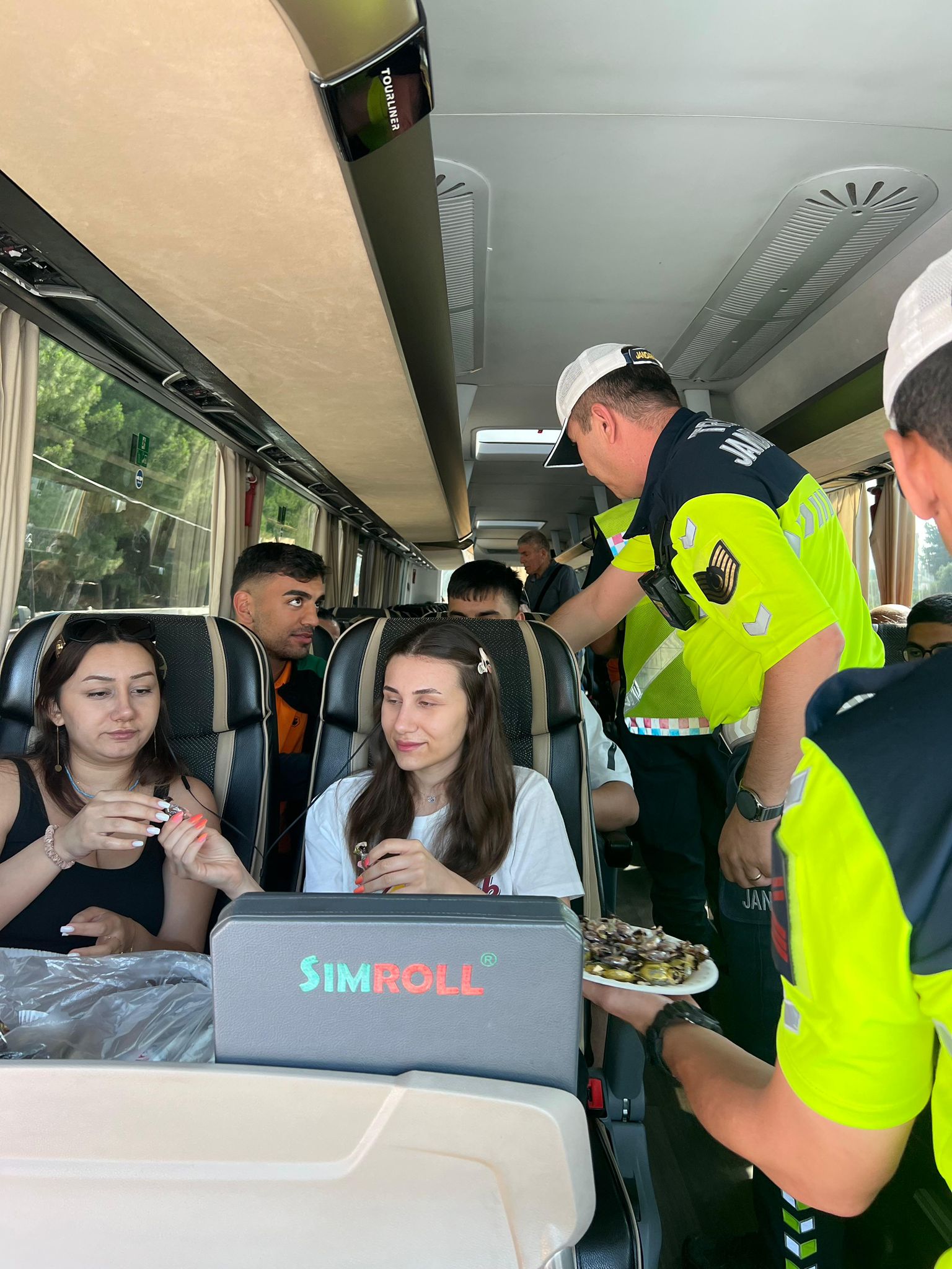 Aydın Jandarması bayramda trafik denetiminde