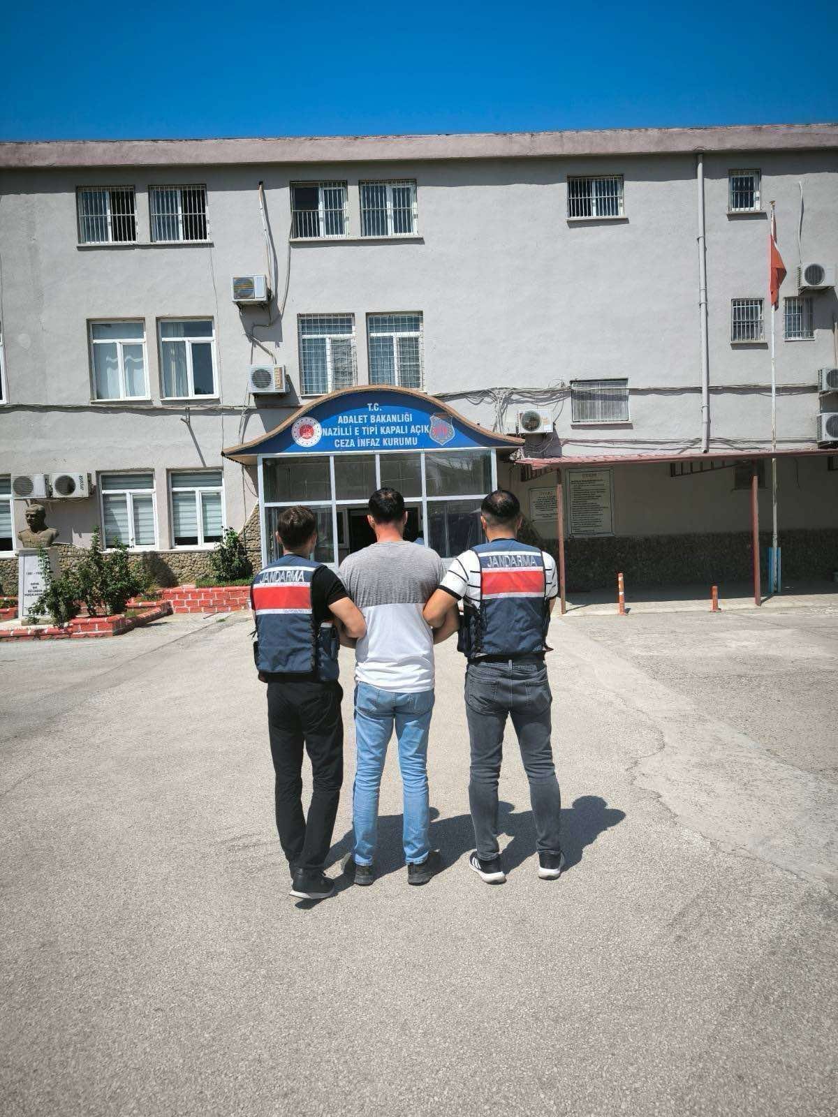 Nazilli’de uyuşturucudan aranan şahıs tutuklandı