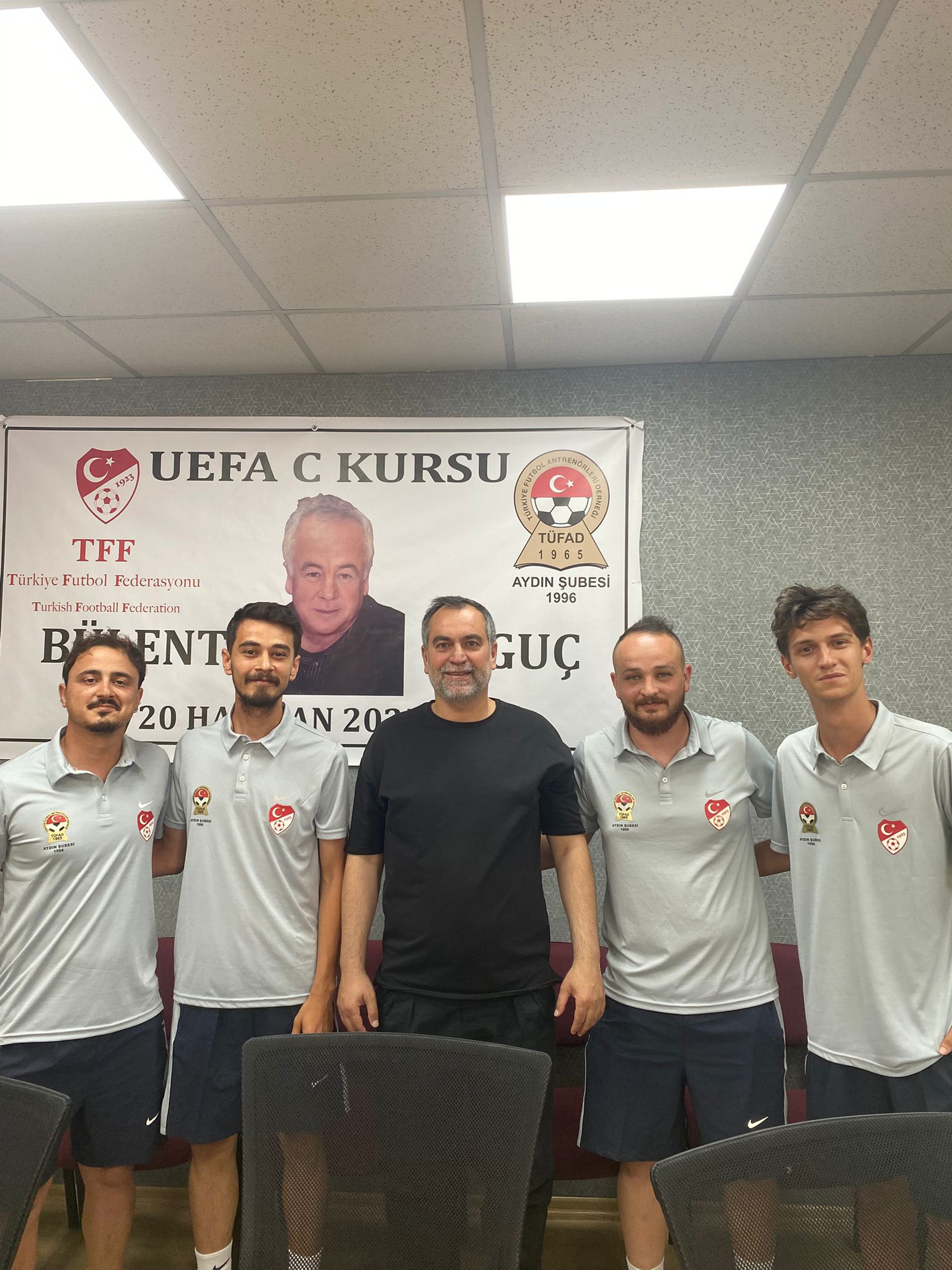 Antrenör Özçelik’ten adaylık açıklaması