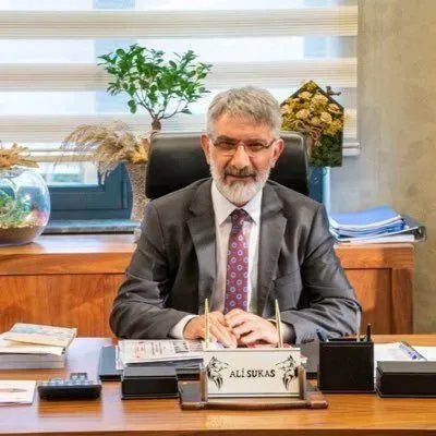 Aydın’ın damadı tutuklandı.Müteahhitlerden rüşvet alıp, milletvekili adayı eşine araç tahsis etti