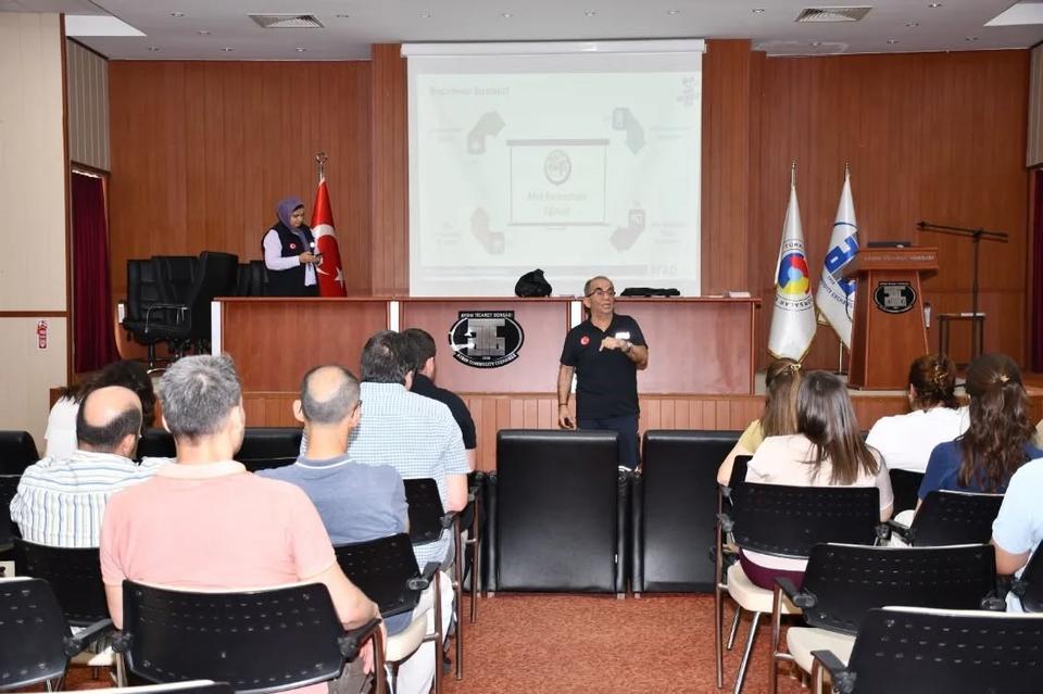 Aydın Ticaret Borsası personeline afet ve yangın eğitimi