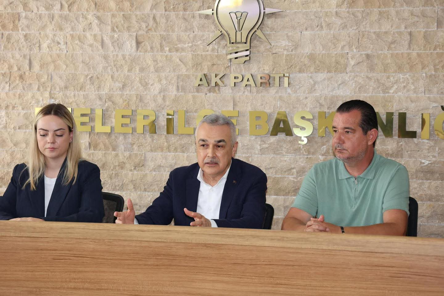 Milletvekili Savaş, Efeler ilçe Başkanlığına ziyaret etti