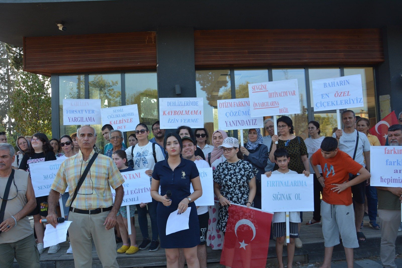 Nazilli Otizm Derneğinden basın açıklaması