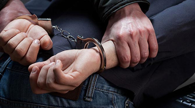 Uyuşturucu içicisi yunus polislerine yakaladı
