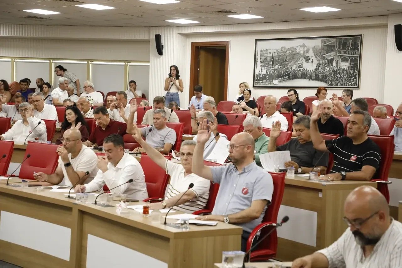 CHP’de istifa fırtınası sürüyor