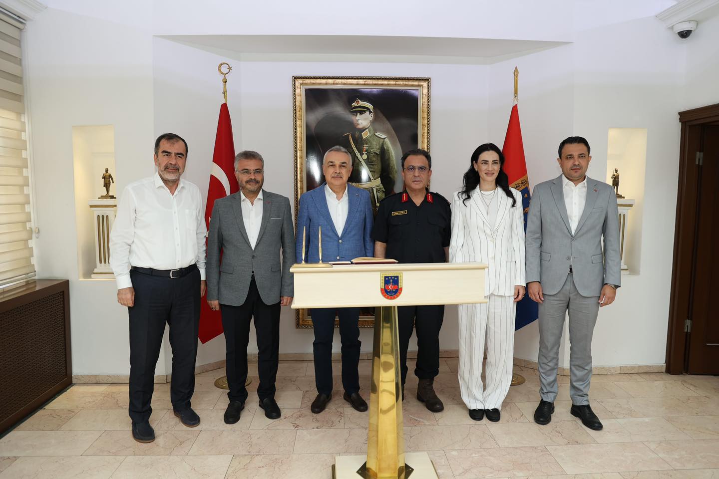 Aydın AK Parti heyeti Jandarma Komutanı Çarıkcıoğlu’na ziyaret etti