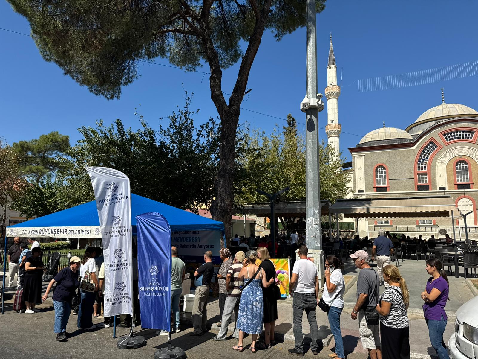 Aydın Büyükşehir Belediyesi’nden merhum Başbakan Adnan Menderes anısına lokma hayrı