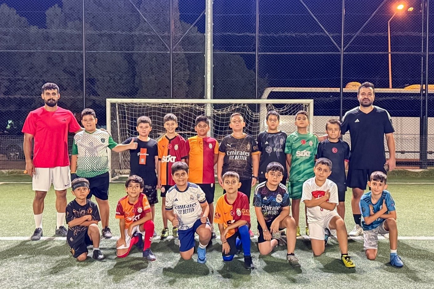 Başkan Yetişkin ile geleceğin futbolcuları Efeler’de yetişiyor