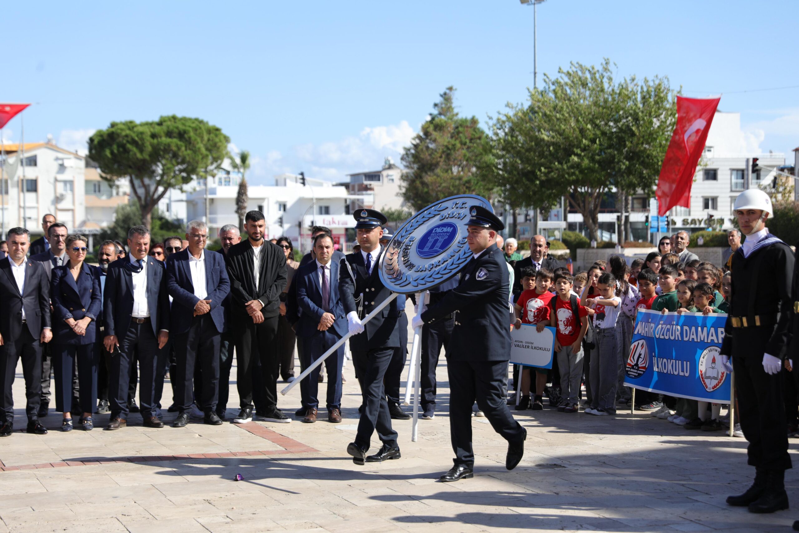 Didim’de 29 Ekim Cumhuriyet Bayramı  kutlandı