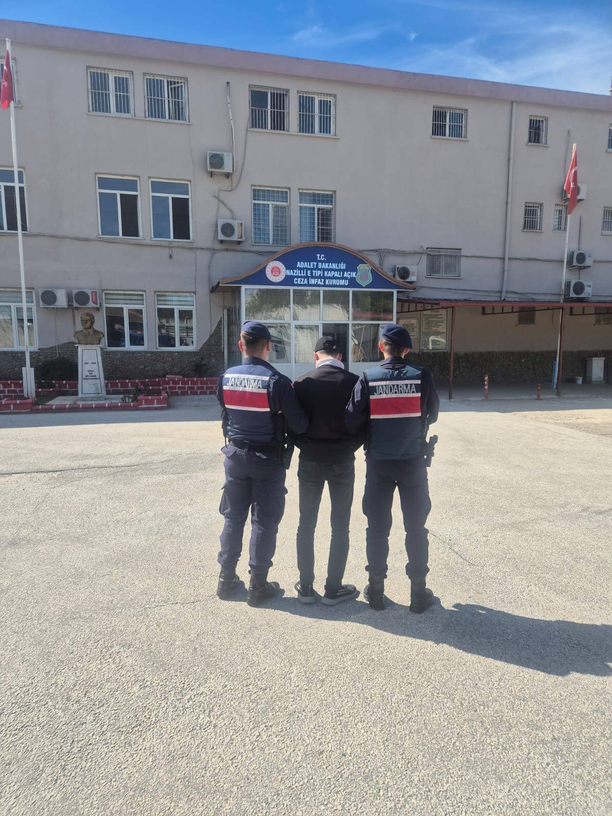 Bozdoğan’da aranan zanlı yakalandı