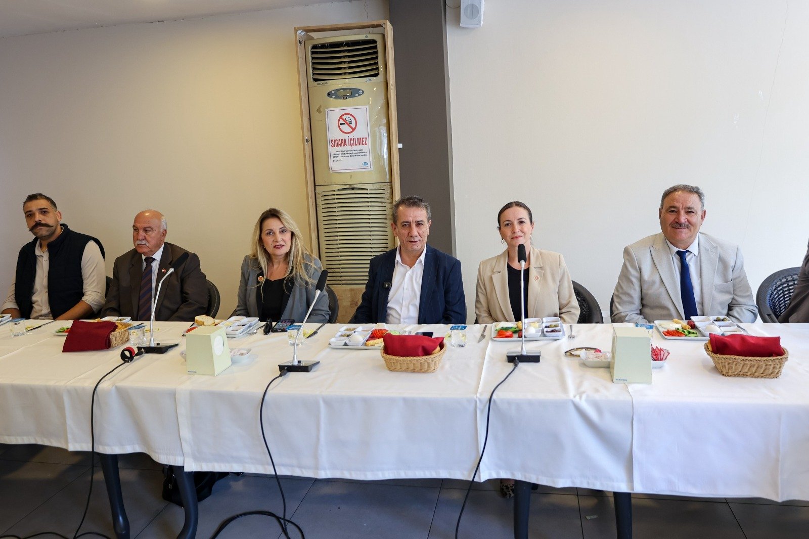 Başkan Yetişkin yerel demokrasinin temsilcileriyle buluştu