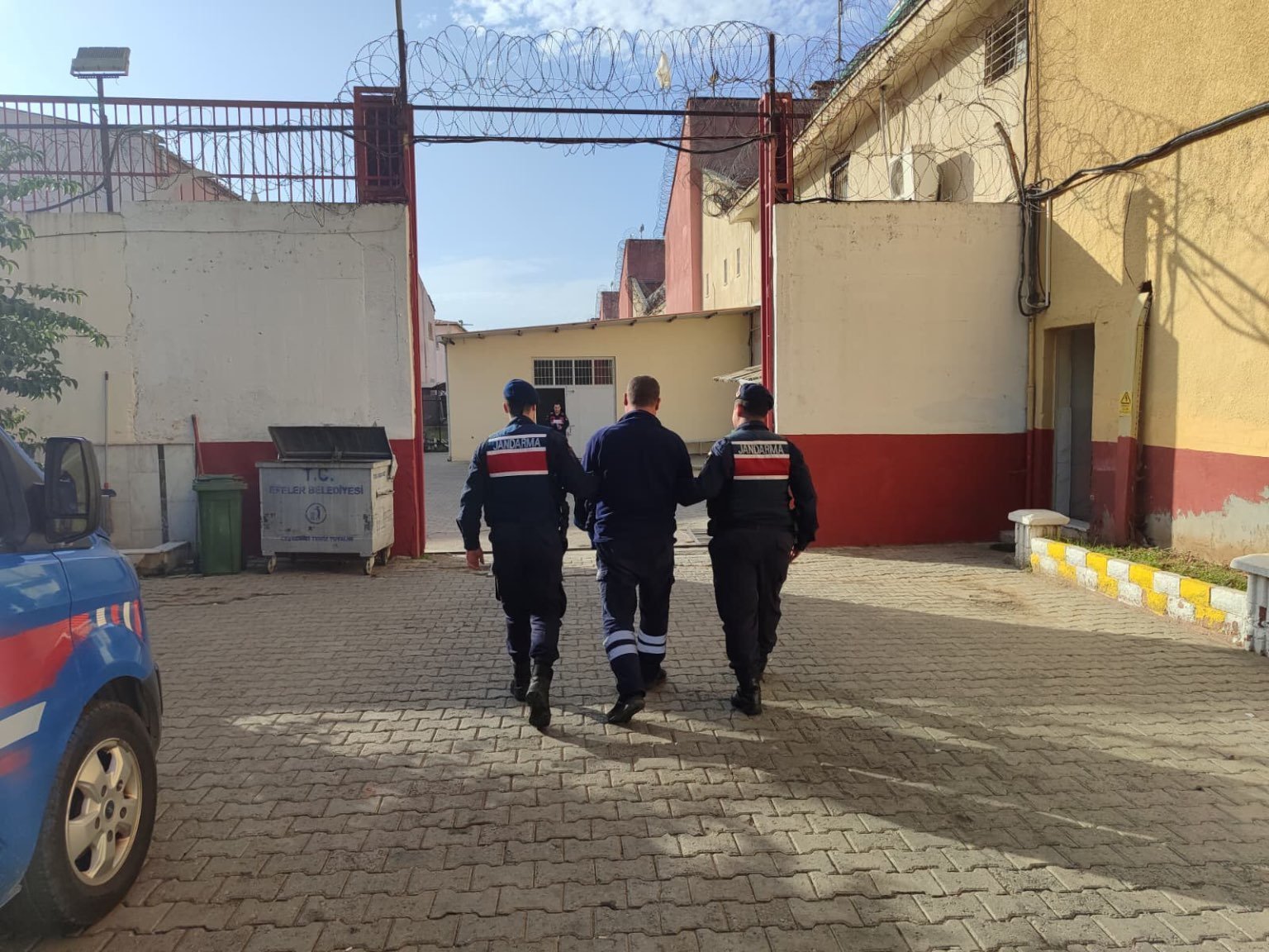 Aydın’da “Kasten yaralama” suçundan aranan zanlı yakalandı